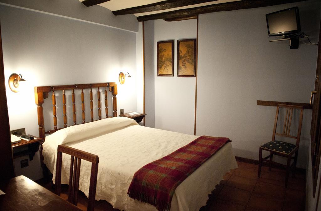Tarazona Hostal Santa Agueda חדר תמונה