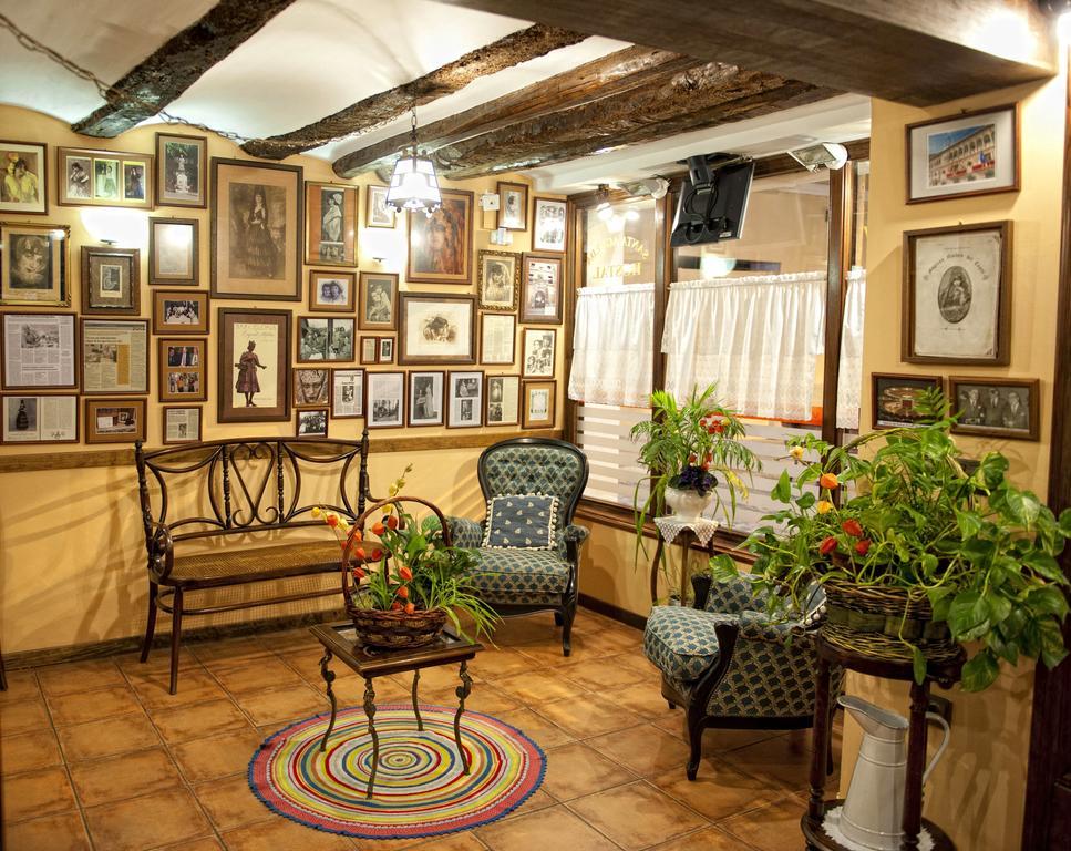 Tarazona Hostal Santa Agueda מראה חיצוני תמונה