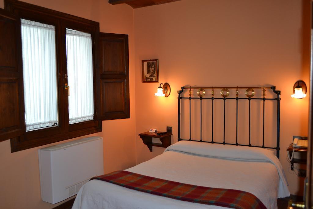 Tarazona Hostal Santa Agueda חדר תמונה