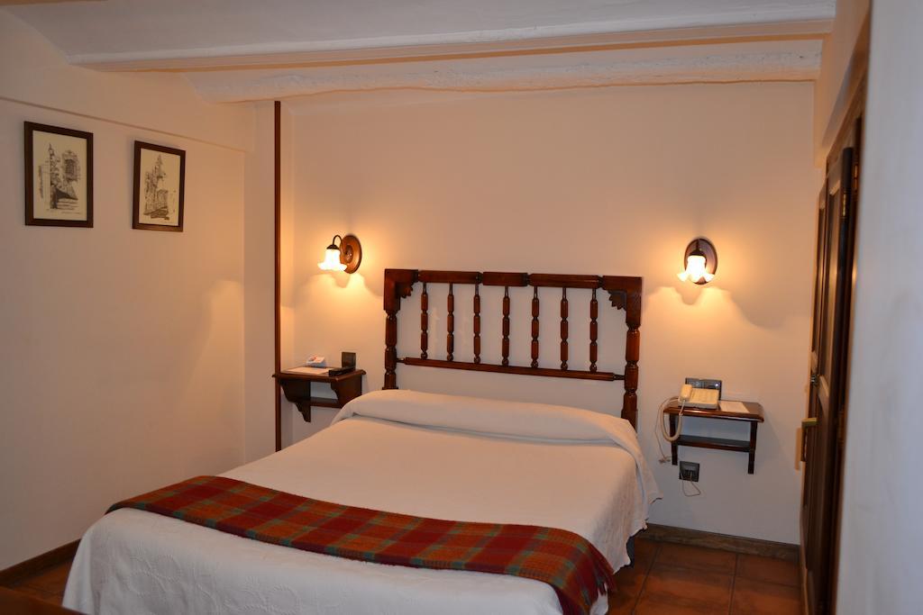 Tarazona Hostal Santa Agueda חדר תמונה