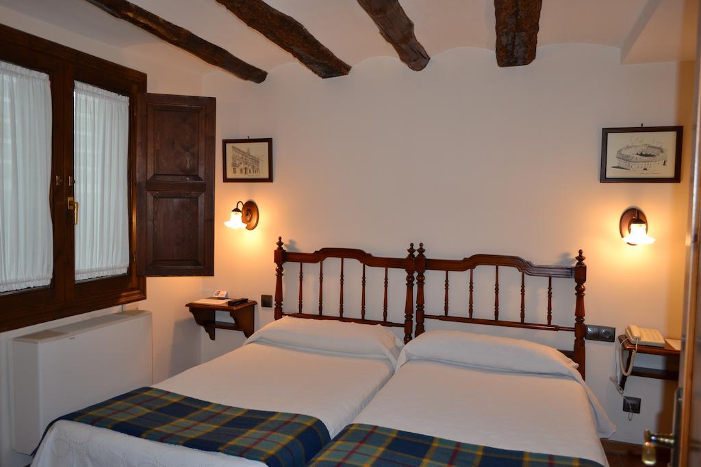 Tarazona Hostal Santa Agueda חדר תמונה