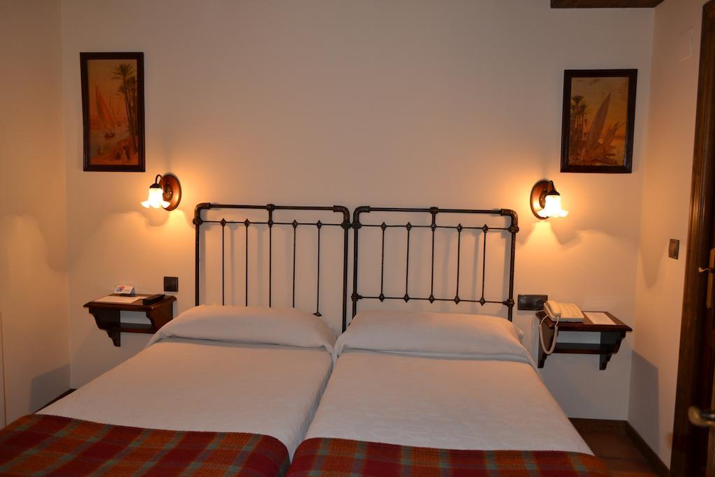 Tarazona Hostal Santa Agueda חדר תמונה