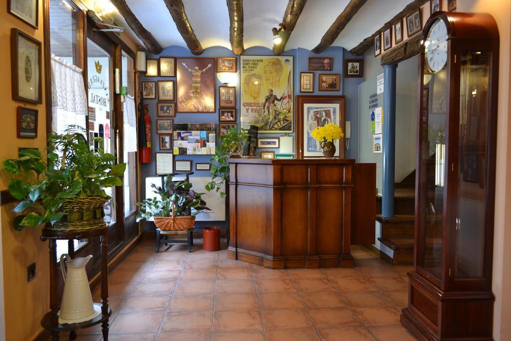 Tarazona Hostal Santa Agueda מראה חיצוני תמונה